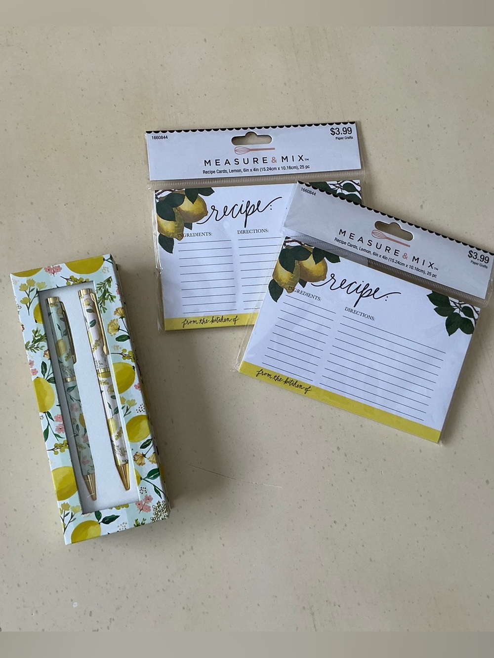 NWT Lemon Theme Recipe Cards and Ballpoint Pen Set - 🍋